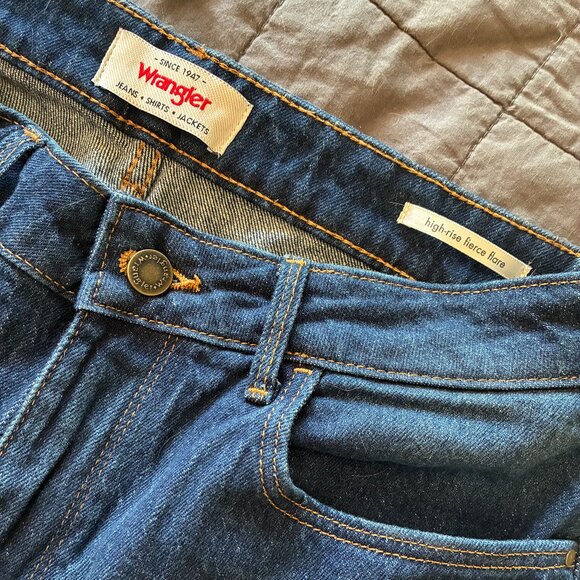 Wrangler Fierce Flair Jeans with Embroidered Pockets - Picture 1 of 3